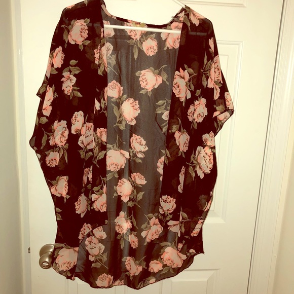 Tops - Floral Kimono NWT